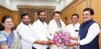 अमित चिंतामणी मुख्यमंत्री देवेंद्र फडणवीस यांच्या भेटीला मुख्यमंत्री देवेंद्र फडणवीस व सभापती प्रा राम शिंदे यांचे आभार व्यक्त