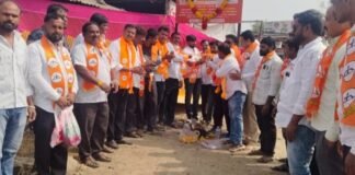 युवा नेते आकाश बाफना यांच्या नेतृत्वाखाली जामखेड तालुक्यात शिवसेना अँक्शन मोडवर नान्नज व जवळा येथे शिवसेनेच्या नव्या शाखेचा उद्घाटन सोहळा संपन्न