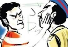 धक्कादायक बातमी!! गुंडांची जामखेड पोलीसाला लाथाबुक्यांनी मारहाण, शहरात एकच खळबळ