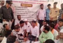 जामखेड बेमुदत बंदची हाक मागे, साखळी उपोषण मात्र सुरूच खासदार निलेश लंके उद्यापासून राष्ट्रीय महामार्गाच्या कार्यालयासमोर करणार अमरण उपोषण?