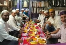 हाजी मुख्तार सय्यद यांची इफ्तार पार्टी संपन्न रमजान मुळे बंधुभाव व सामुदायिक ऐक्य निर्माण होते – अमित चिंतामणी