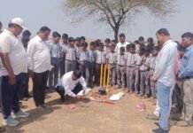 श्री साकेश्वर विद्यालयात डॉ. सुशील तांबे यांच्या ओशन क्रिकेट अकॅडमीच्या शिबीरास मोठ्या उत्साहात सुरूवात