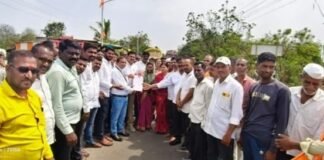 आश्वासनाची पूर्तता केली नाहीतर 15 एप्रिल रोजी कार्यालयात आंदोलन करणार – आरती देवमाने महावितरणच्या लेखी आश्वासनाने रस्ता रोको आंदोलन स्थगित.