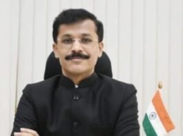 आयएएस अधिकारी तुकाराम मुंडे यांची सात महिन्यात पुन्हा बदली, २१ वर्षात २४ वी बदली