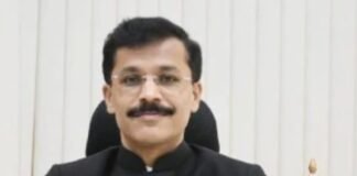 आयएएस अधिकारी तुकाराम मुंडे यांची सात महिन्यात पुन्हा बदली, २१ वर्षात २४ वी बदली