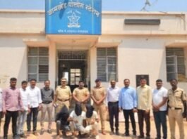 जामखेड पोलीसांची धडाकेबाज कामगिरी ट्रकची लूटमार करणारे आरोपी बारा तासात जेरबंद जामखेड तालुक्यातील सावरगाव शिवारातील घटना