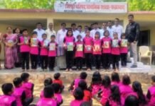 वडिलांच्या आठवणींना ज्ञानाचा सुगंध, प्रथम वर्षश्राद्ध निमित्त शिंदे कुटुबियांचा आदर्श उपक्रम