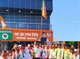 कार्यकर्त्यांच्या बळावर भाजपा जगातील सर्वात मोठा पक्ष – शहरमंडलाध्यक्ष संजय काशिद जामखेड येथे भाजपा स्थापना दिवस मोठ्या उत्साहात पेढे वाटून