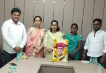 क्रांतिसूर्य महात्मा ज्योतिराव फुले यांचे समाजासाठी योगदान अतुलनीय – पायलताई बाफना जामखेड शिवसेनेच्या वतीने क्रांतीसुर्य महात्मा ज्योतिबा फुले जयंती साजरी