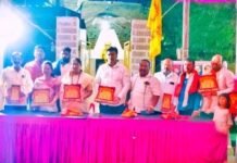 ऐतिहासिक खर्डा नगरीत महापुरूषांची संयुक्त जयंती उत्साहात साजरी युवा नेते आकाश बाफना यांच्या अध्यक्षतेखाली विविध क्षेञातील मान्यवरांना सन्मान