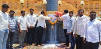 विद्या मोटेना विधान परिषदेवर संधी द्यावी; यासाठी धनगर समाज बांधवांच्या वतीने चौंडी येथे दुग्ध अभिषेक