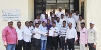 नवीन पेन्शन चहासाठी पण पुरती नाही – सुदाम वराट जामखेडमध्ये कर्मचारी संपामुळे शाळा, शासकीय कार्यालये ओस एकच मिशन जुनी पेन्शन च्या घोषणेने दुमदुमला परिसर