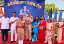 नगरी पोलीस अधिकाऱ्याने गाजवली दिल्लीतील ‘सीआरपीएफ’ ची परेड महेश जंजिरे यांनी दिल्लीच्या गुरुग्राममध्ये केंद्रीय गृहराज्यमंत्र्यांसमोर केले शानदार संचलन..।