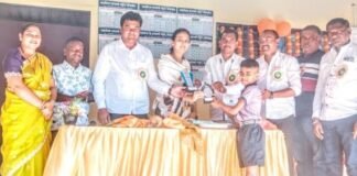 शिक्षणासोबत संस्कार महत्त्वाचे – पायलताई बाफना एकलव्य व तक्षशिला स्कूलमध्ये महाराष्ट्र दिन उत्साहात; पायलताई बाफना यांचे हस्ते ध्वजारोहण