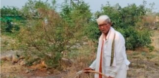 लोकवर्गणीतून स्मशानभूमीचा कायापालट, हरित स्मशानभूमी करत दिला पर्यावरणाचा संदेश सेवानिवृत्ती नंतर झाडांसाठी व पशू पक्षांना पाणवटे निर्माण करण्यासाठी अहोरात्र झटणारे अवलिया राम मुरूमकर