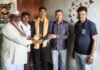 यशस्वी विद्यार्थ्यांचा श्री साकेश्वर विद्यालयातर्फे घरी जाऊन सन्मान आकाश दरे यांची पोलीस उपनिरीक्षक पदी निवड झाल्याबद्दल सत्कार