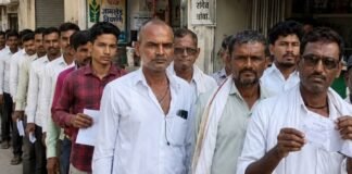 जामखेड तालुक्यात बियाणे वाटपात सावळा गोंधळ, १००० पेक्षा अधिक अर्जदार, पण मिळाले फक्त ९४ क्विंटल सोयाबीन!