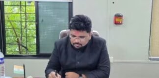 अजय साळवे यांची वर्ग-१ मुख्याधिकारीपदी पदोन्नती; जामखेड नगरपरिषदेचा पुन्हा कार्यभार कर्मचारी संघटनेकडून सत्कार, भावी वाटचालीस शुभेच्छांचा वर्षाव