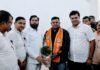 भाजप, राष्ट्रवादीनंतर पांडूरंग माने यांचा शिवसेनेत जाहीर प्रवेश! उपमुख्यमंत्री एकनाथ शिंदे यांच्या शुभहस्ते मुंबईत पक्षप्रवेश; जनसेवा अधिक ताकदीने करण्याचा निर्धार