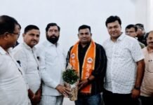 भाजप, राष्ट्रवादीनंतर पांडूरंग माने यांचा शिवसेनेत जाहीर प्रवेश! उपमुख्यमंत्री एकनाथ शिंदे यांच्या शुभहस्ते मुंबईत पक्षप्रवेश; जनसेवा अधिक ताकदीने करण्याचा निर्धार