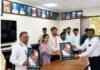 संध्याताई सोनवणे यांच्या संकल्पनेतून तालुकाभर ‘दादांची प्रतिमा’ अभियान, शाळा व शासकीय कार्यालयांना प्रतिमांचे वितरण