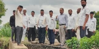 लोणी शिव ते वाकी रस्त्याचा प्रश्न मार्गी लागण्याच्या दिशेने प्रकल्पग्रस्त वाकी गावच्या रस्त्याची PWD अधिकाऱ्यांकडून प्रत्यक्ष पाहणी