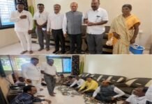 शिक्षक-शिक्षकेत्तर कर्मचाऱ्यांच्या प्रश्नांवर शिक्षक आमदार किशोरभाऊ दराडे यांच्याशी सविस्तर चर्चा मुख्याध्यापक दत्ता काळे यांच्या निवासस्थानी सदिच्छा भेट, स्नेह भोजनाचा घेतला आस्वाद