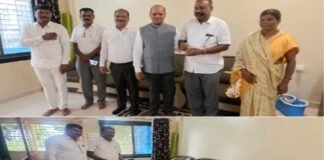 शिक्षक-शिक्षकेत्तर कर्मचाऱ्यांच्या प्रश्नांवर शिक्षक आमदार किशोरभाऊ दराडे यांच्याशी सविस्तर चर्चा मुख्याध्यापक दत्ता काळे यांच्या निवासस्थानी सदिच्छा भेट, स्नेह भोजनाचा घेतला आस्वाद