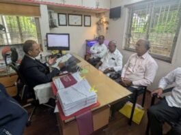पाच दिवसांत ऐतिहासिक निकाल! निवृत्त शिक्षक-कर्मचाऱ्यांना हायकोर्टाचा मोठा दिलासा  काल्पनिक वेतनवाढीचा मार्ग मोकळा; जामखेडमधील १०० तर आष्टीतील ३८ अशा १३८ निवृत्त शिक्षक-कर्मचाऱ्यांना लाभ