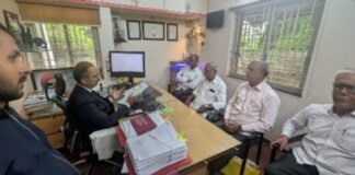 पाच दिवसांत ऐतिहासिक निकाल! निवृत्त शिक्षक-कर्मचाऱ्यांना हायकोर्टाचा मोठा दिलासा काल्पनिक वेतनवाढीचा मार्ग मोकळा; जामखेडमधील १०० तर आष्टीतील ३८ अशा १३८ निवृत्त शिक्षक-कर्मचाऱ्यांना लाभ