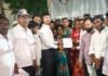 देवदैठणमधील २० कुटुंबांच्या रस्त्याचा प्रश्न; तहसीलदारांच्या आश्वासनानंतर उपोषण दुसर्या दिवशी मागे प्रशासनाकडून मागण्यांचा योग्य व कायदेशीर विचार करण्याचे आश्वासन