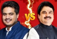 ‘आखाडा’ आणि ‘हॅटट्रिक’ची चर्चा मात्र शहरातील रखडलेल्या महामार्गाच्या प्रश्नाला बगल आमदार रोहित पवार व सभापती प्रा राम शिंदे यांचे शाब्दिक फटकेबाजी