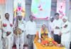 जामखेडच्या श्री नागेश्वर मंदिरात अखंड हरिनाम सप्ताहाची काल्याच्या कीर्तनाने भक्तिमय सांगता काल्याच्या कीर्तनाची सेवा शिवसेना युवा नेते आकाश बाफना यांना मिळाली