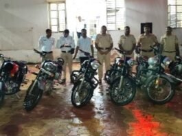 कर्णकर्कश आवाज करणाऱ्या बुलेटस्वारांना दणका! जामखेड पोलिसांची कारवाई