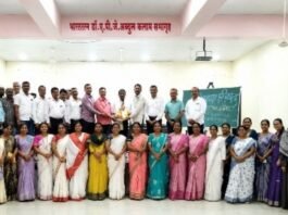 विद्यार्थी हेच आपले दैवत – प्राचार्य बाळासाहेब पारखे  जामखेड केंद्राच्या शिक्षण परिषदेत बाळासाहेब पारखे यांचा गौरव