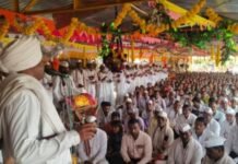 कैलास महाराजांच्या निस्वार्थ कीर्तनसेवेमुळे वारकरी संप्रदायाची परंपरा जिवंत – साहेबराव दरेकर देवदैठणच्या भुईदऱ्यात श्रावणी सोमवारनिमित्त भक्तीचा महासोहळा, अखंड हरिनाम सप्ताहाची काल्याच्या कीर्तनाने सांगता