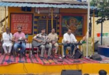 अहिल्यानगर जिल्हा कारागृहात महाराष्ट्र कारागृह ध्वज दिन उत्साहात साजरा देशभक्तीपर गीतांनी कारागृह परिसर दुमदुमला, बंद्यांमध्ये सकारात्मक ऊर्जा निर्माण करण्याचा उपक्रम