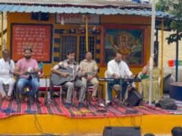 अहिल्यानगर जिल्हा कारागृहात महाराष्ट्र कारागृह ध्वज दिन उत्साहात साजरा   देशभक्तीपर गीतांनी कारागृह परिसर दुमदुमला, बंद्यांमध्ये सकारात्मक ऊर्जा निर्माण करण्याचा उपक्रम