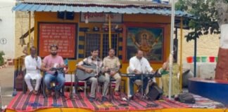 अहिल्यानगर जिल्हा कारागृहात महाराष्ट्र कारागृह ध्वज दिन उत्साहात साजरा देशभक्तीपर गीतांनी कारागृह परिसर दुमदुमला, बंद्यांमध्ये सकारात्मक ऊर्जा निर्माण करण्याचा उपक्रम