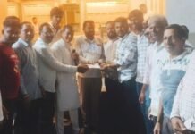 ३० वर्षांचा खंड संपला! जामखेडमध्ये पुन्हा दहीहंडीचा थरार, ‘मातोश्री लाल आखाड्या’ने पहिल्याच प्रयत्नात फोडली हंडी पुढील वर्षी भव्य-दिव्य दहीहंडी स्पर्धेचे आयोजन करणार – प्रा. मधुकर राळेभात