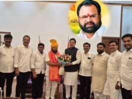 २५ वर्षांच्या निष्ठेची पावती! डॉ. भगवानराव मुरूमकर यांची भाजप किसान मोर्चाच्या प्रदेश उपाध्यक्षपदी निवड   जामखेडच्या राजकारणातील अनुभवी नेतृत्वाला राज्यस्तरीय जबाबदारी, कार्यकर्त्यांकडून जल्लोषात स्वागत
