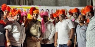 आदर्श फाउंडेशनकडून गणेश मंडळांचे मानाचा फेटा बांधून स्वागत! गणरायाला भक्तिभावाने निरोप, शांततापूर्ण विसर्जनाबद्दल आकाश बाफना यांनी मानले पोलिस प्रशासनाचे आभार