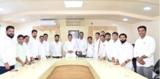 दुष्काळात राजकारण नाही, शेतकरीच मोठा! अहिल्यानगर जिल्हा बँक बिनविरोध होणार, संगमनेरात सर्वपक्षीय नेत्यांची ऐतिहासिक एकजूट!