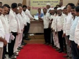 सहकाराच्या मैदानात अमोल राळेभात पाटलांनी भरला उमेदवारी अर्ज, जामखेडमध्ये निवडणुकीची रंगत वाढली!