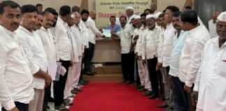 सहकाराच्या मैदानात अमोल राळेभात पाटलांनी भरला उमेदवारी अर्ज, जामखेडमध्ये निवडणुकीची रंगत वाढली!