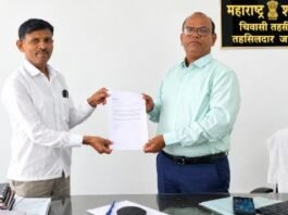 “पीक १००% वाया, तरी मदतीसाठी कागदपत्रांचा ससेमिरा!  जामखेड तहसीलदारांना घोडेस्वार यांचा सवाल – सरसकटचा अर्थ काय?”