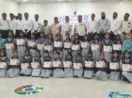 रांगोळीच्या रंगांतून सामाजिक संदेश अन् सेवाभावाचा जागर!  ल. ना. होशिंग विद्यालयात सेवा संकल्प अभियानांतर्गत विविध उपक्रमांचे आयोजन