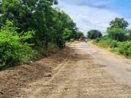 रस्ते खोदले, नियम धाब्यावर! P टू P नेटवर्क कंपनीला सार्वजनिक बांधकाम विभागाचा दणका, 85,79 लाखांचा दंड! जामखेड परिसरातील तीन रस्त्यांवर फायबर केबलसाठी खोदकाम, अनामत रक्कम व बँक गॅरंटी जप्त करण्याचे आदेश, १५ दिवसांत नुकसानभरपाई भरण्याची नोटीस!