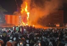 जामखेडमध्ये शिवशौर्याचा जागर! हजारो शिवभक्तांच्या साक्षीने रावण दहन, दुर्गामाता महादौडीचा दिमाखदार समारोप! २५ वर्षांची परंपरा कायम; लोहारदेवी मंदिर परिसरात शिवकालीन मर्दानी खेळांची चित्तथरारक प्रात्यक्षिके, खर्डा चौकात छत्रपती शिवाजी महाराजांच्या स्मारकाची मागणी पुन्हा ऐरणीवर!