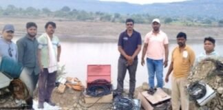 भुतवडा तलावात अत्यल्प पाणीसाठा, जामखेडकरांवर भीषण पाणीटंचाईचे संकट! पाणीटंचाईचे संकट दारात, प्रशासनाला उशिरा जाग! भुतवडा तलाव परिसरातील विद्युत मोटारी, पाईप, केबल अन् स्टार्टर साहित्य जप्त